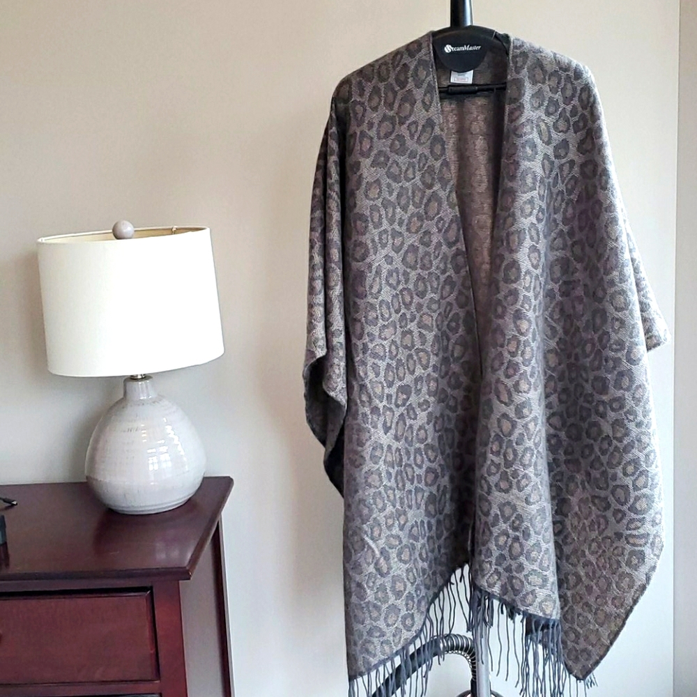**HP** Woolrich leopard print shrug